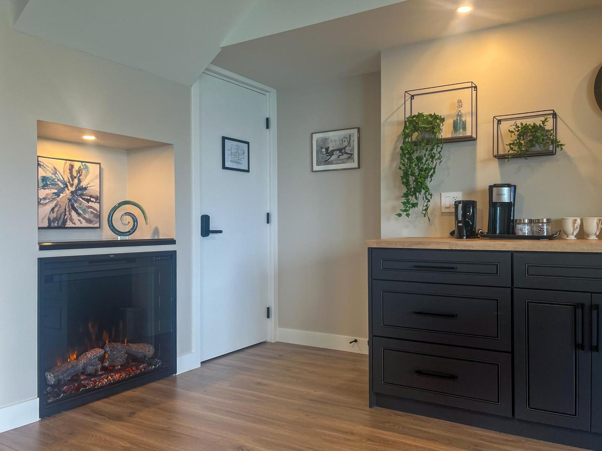 Kelowfornia Lakeview Retreat Kelowna Quarto foto