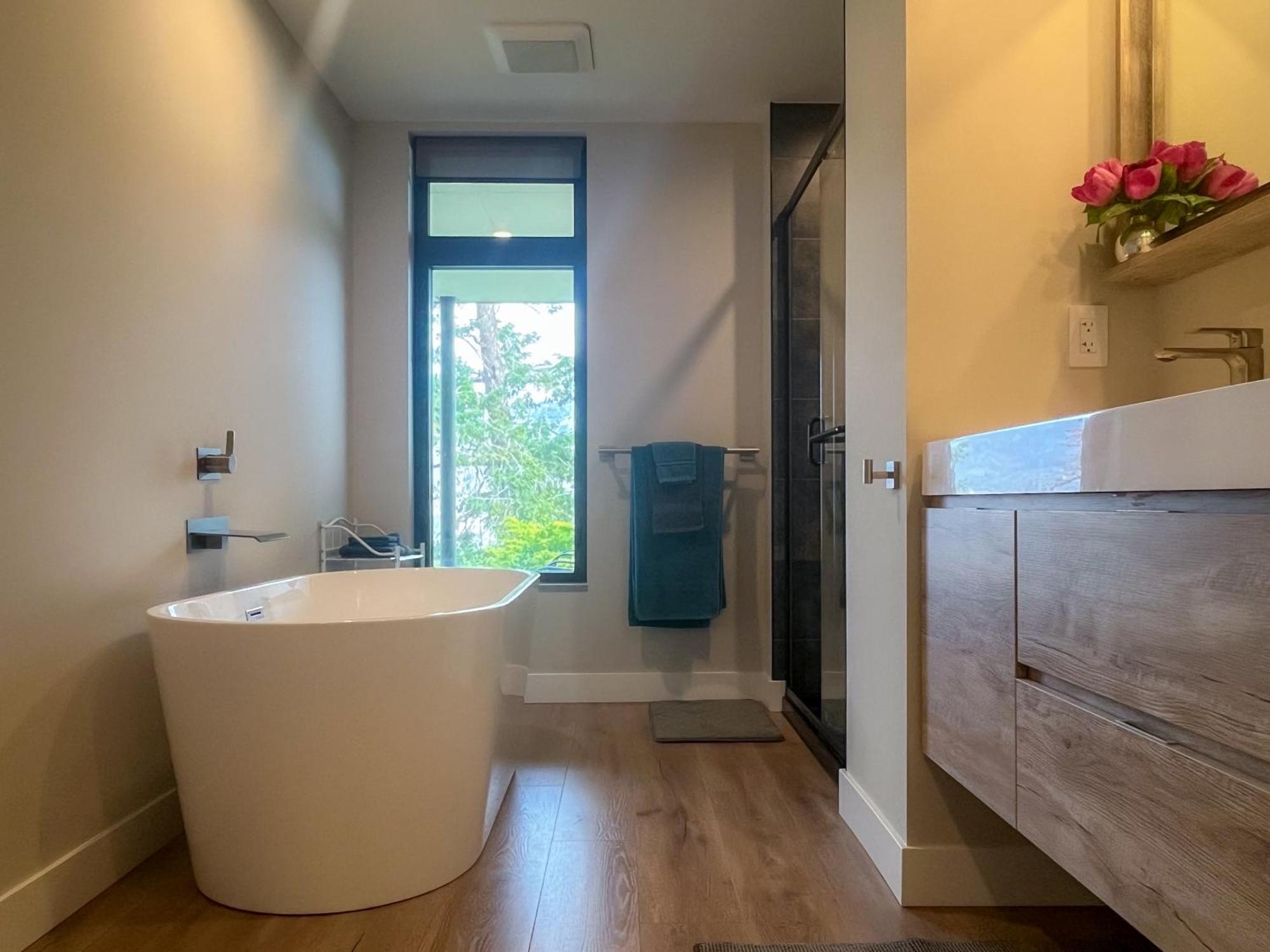 Kelowfornia Lakeview Retreat Kelowna Quarto foto
